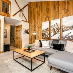 Breckenridge A12 Col · Walk to Lifts - Penthouse in Heart of Breckenridge